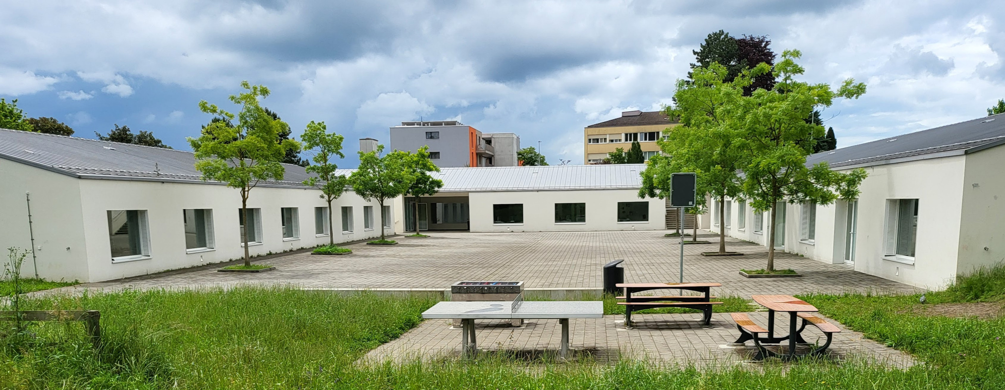 Vue de l'école de Dalaz